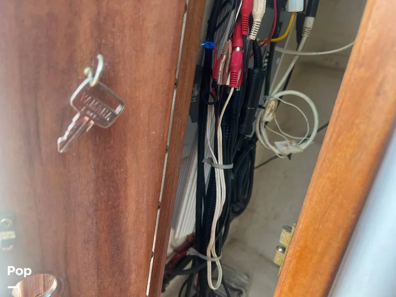 Slide: The Image of Contender 35 side console 1998 - 16202203