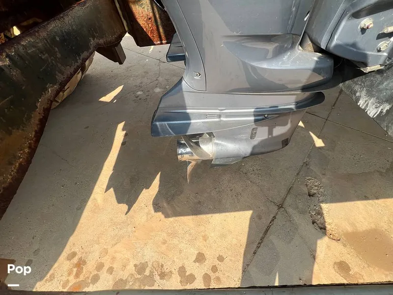 Slide: The Image of Contender 35 side console 1998 - 16202080