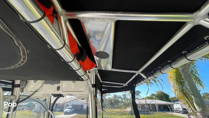 Slide: The Image of Outrigger Braceing In T-top - 16188575