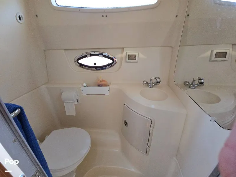 Slide: The Image of Regal 2565 2011 - 16209025