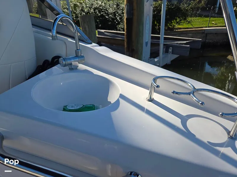 Slide: The Image of Regal 2565 2011 - 16209077