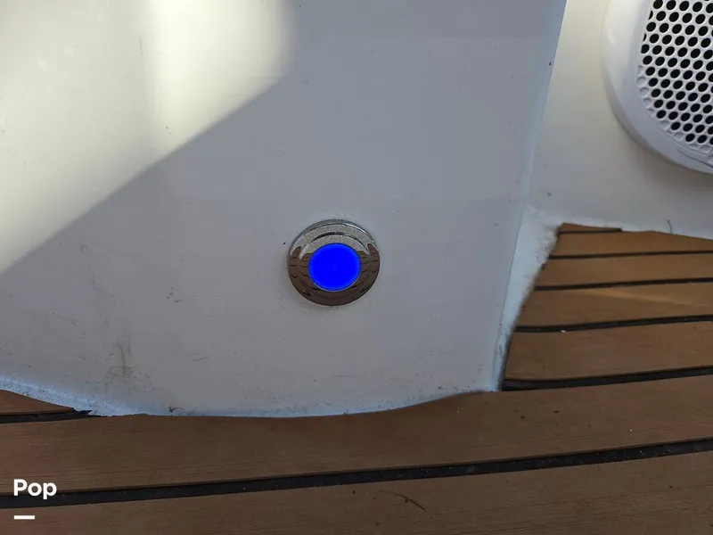 Slide: The Image of Regal 2565 2011 - 16209079