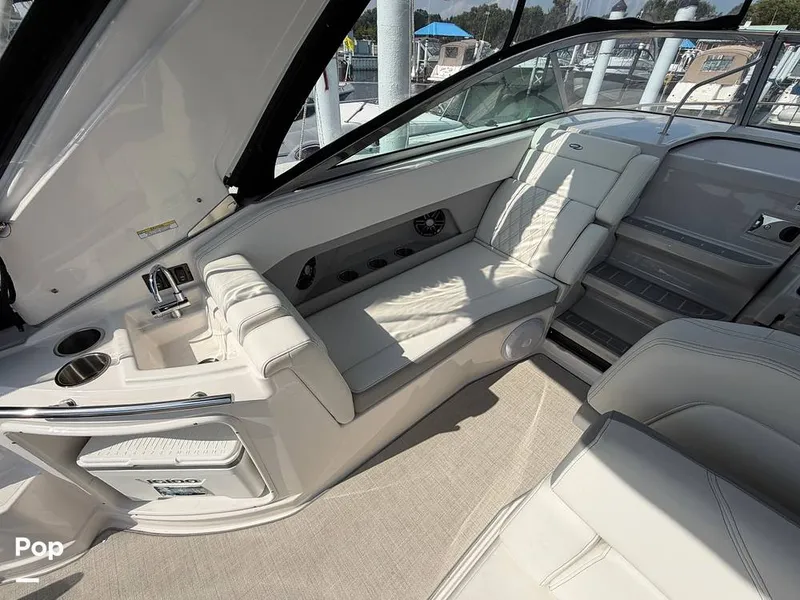Slide: The Image of Regal 28 Express 2024 - 16709739