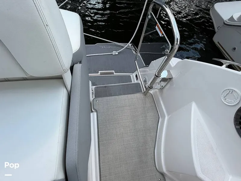Slide: The Image of Regal 28 Express 2024 - 16709715