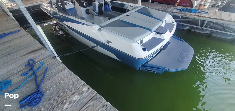 Slide: The Image of Axis A22 2022 - 16137582