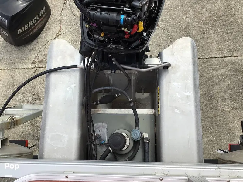 Slide: The Image of Sun Tracker Bass Buggy 18 DLX 2017 - 16273438