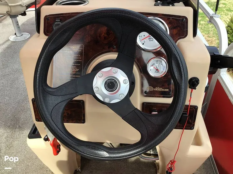 Slide: The Image of Sun Tracker Bass Buggy 18 DLX 2017 - 16273441