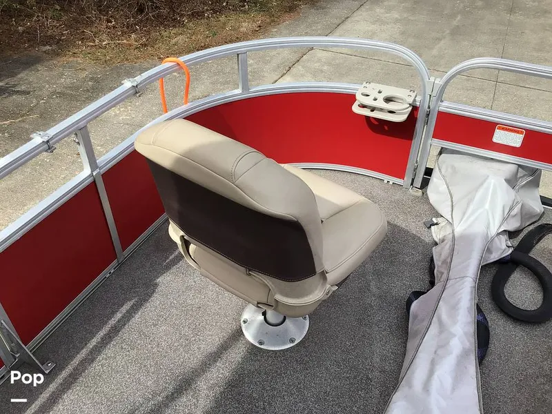 Slide: The Image of Sun Tracker Bass Buggy 18 DLX 2017 - 16273449