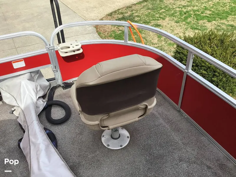 Slide: The Image of Sun Tracker Bass Buggy 18 DLX 2017 - 16273450