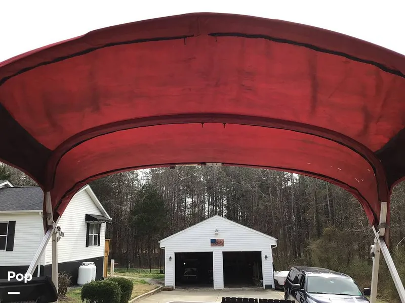 Slide: The Image of Sun Tracker Bass Buggy 18 DLX 2017 - 16273460