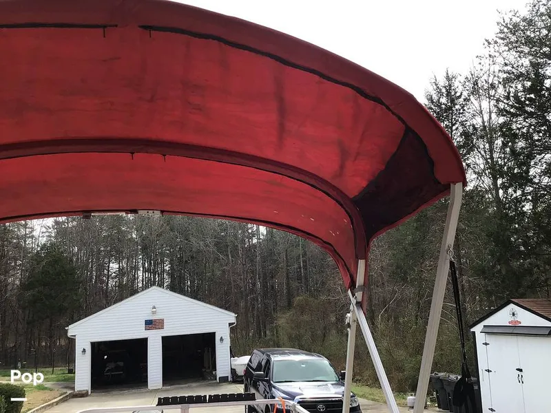 Slide: The Image of Sun Tracker Bass Buggy 18 DLX 2017 - 16273462