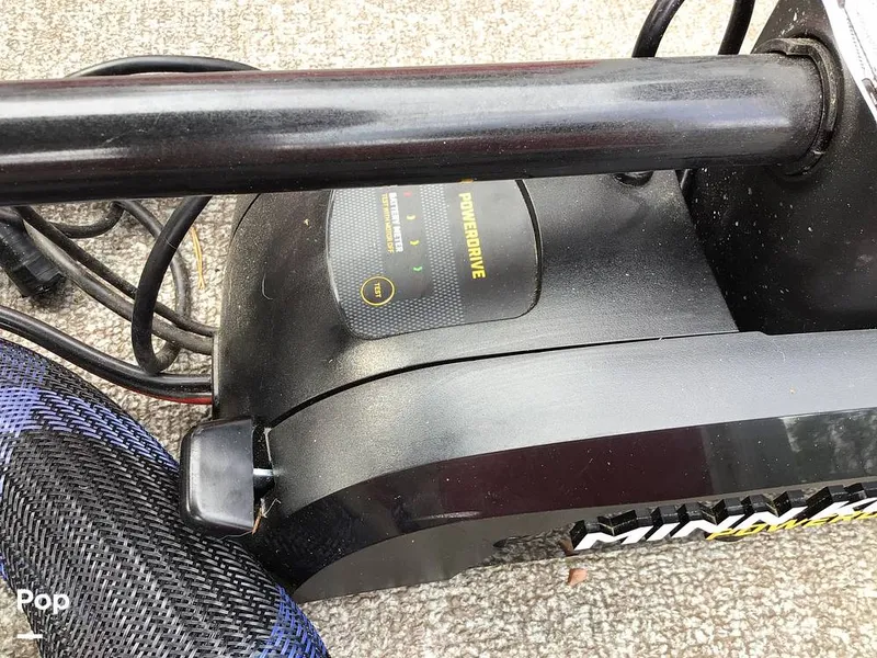 Slide: The Image of Sun Tracker Bass Buggy 18 DLX 2017 - 16273465