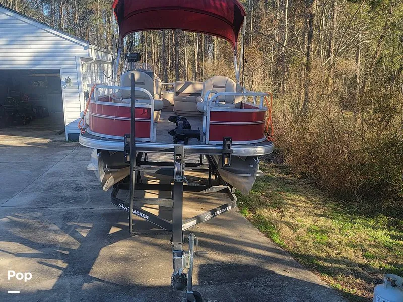 Slide: The Image of Sun Tracker Bass Buggy 18 DLX 2017 - 16270156