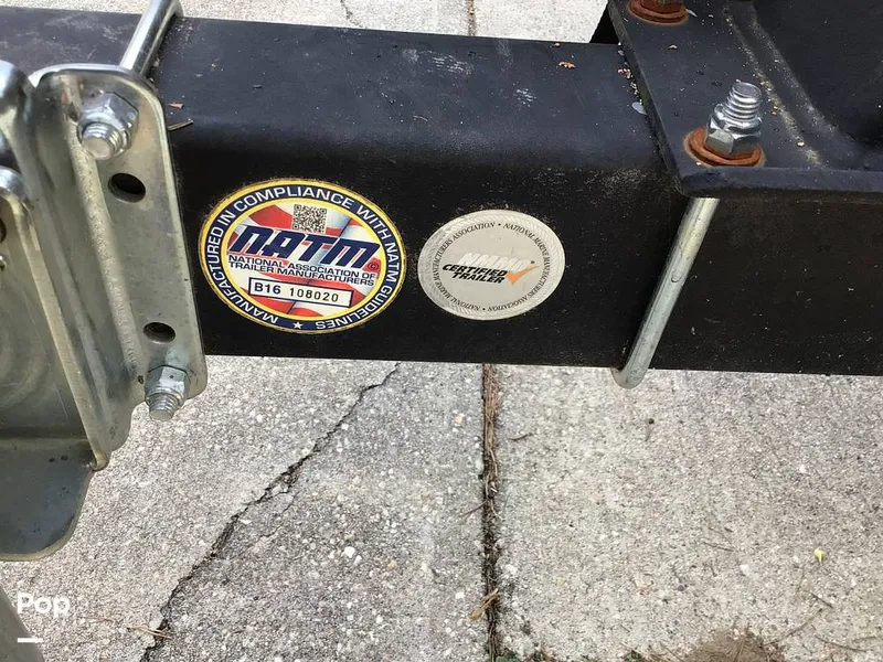 Slide: The Image of Sun Tracker Bass Buggy 18 DLX 2017 - 16273475