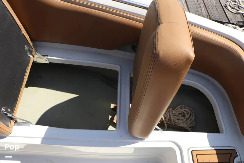 Slide: The Image of Crownline Boats E225 XS 2023 - 16368624