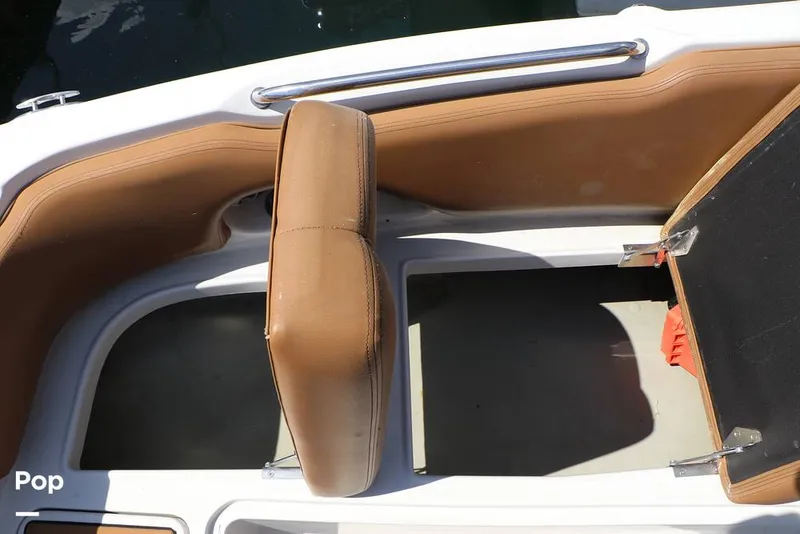 Slide: The Image of Crownline Boats E225 XS 2023 - 16368627