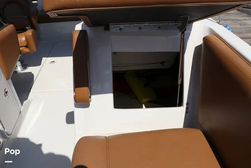 Slide: The Image of Crownline Boats E225 XS 2023 - 16368629