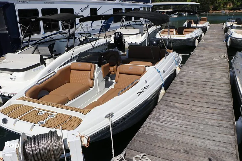 Slide: The Image of Crownline Boats E225 XS 2023 - 16368615