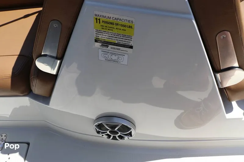 Slide: The Image of Crownline Boats E225 XS 2023 - 16368633