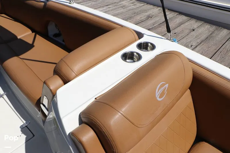 Slide: The Image of Crownline Boats E225 XS 2023 - 16368634