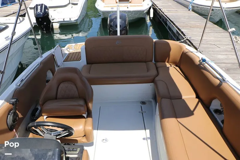 Slide: The Image of Crownline Boats E225 XS 2023 - 16368635