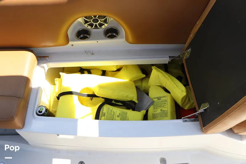 Slide: The Image of Crownline Boats E225 XS 2023 - 16368639