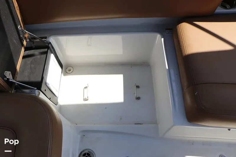 Slide: The Image of Crownline Boats E225 XS 2023 - 16368641