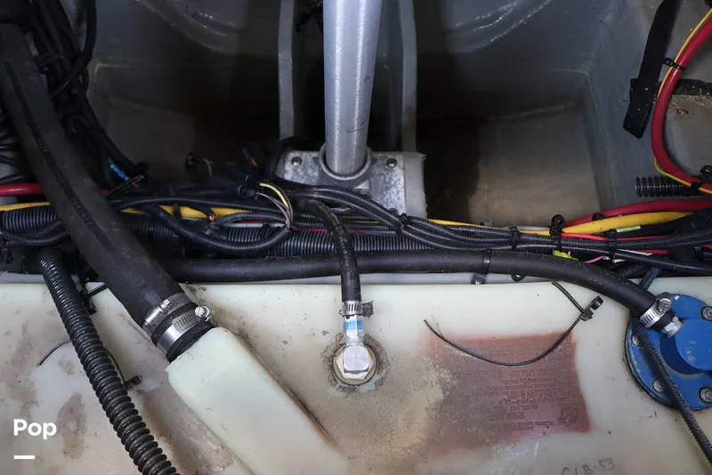 Slide: The Image of Crownline Boats E225 XS 2023 - 16368646