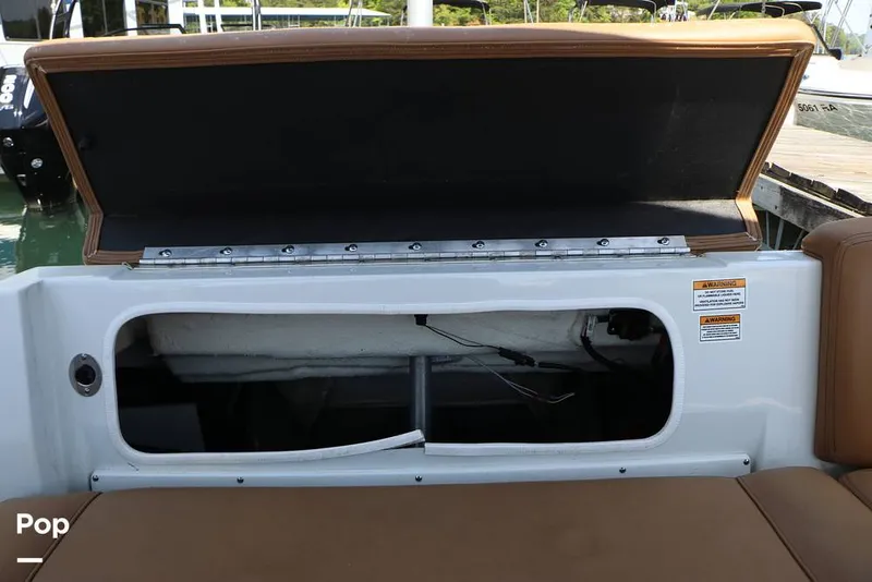 Slide: The Image of Crownline Boats E225 XS 2023 - 16368648