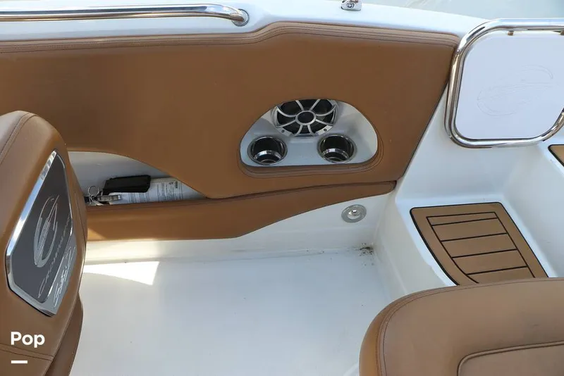 Slide: The Image of Crownline Boats E225 XS 2023 - 16368649