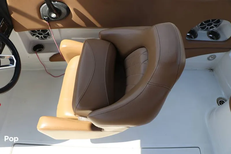 Slide: The Image of Crownline Boats E225 XS 2023 - 16368652