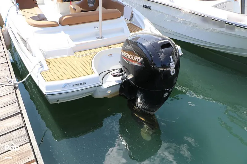 Slide: The Image of Crownline Boats E225 XS 2023 - 16368617