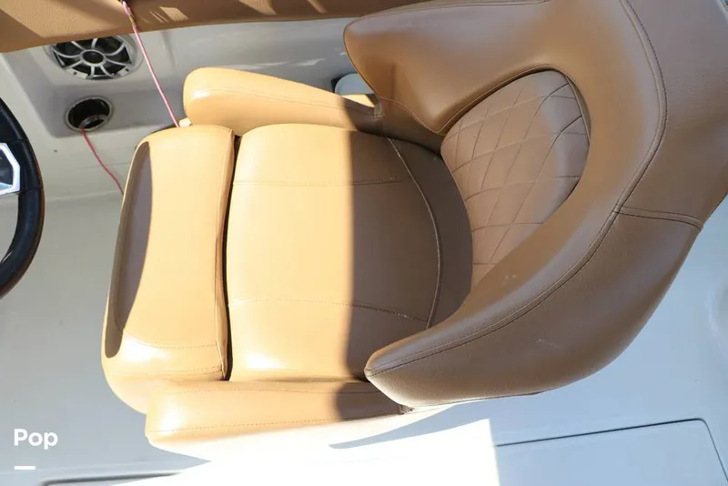 Slide: The Image of Crownline Boats E225 XS 2023 - 16368654