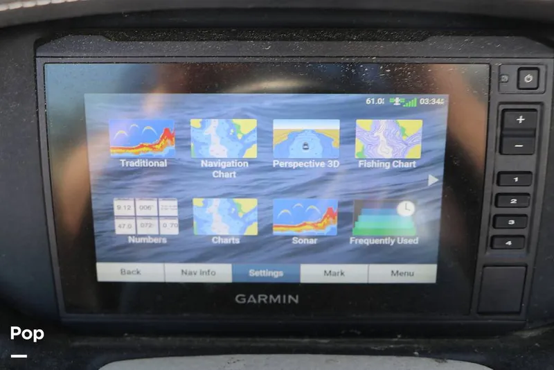 Slide: The Image of Crownline Boats E225 XS 2023 - 16368661