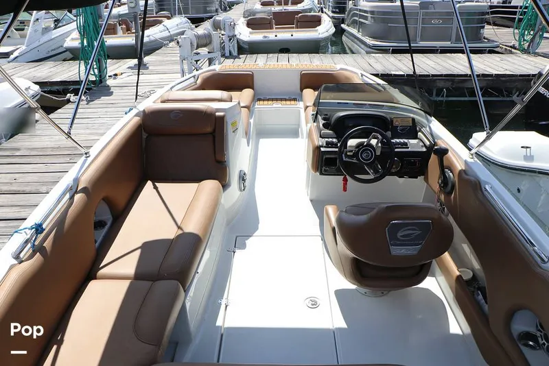 Slide: The Image of Crownline Boats E225 XS 2023 - 16368618