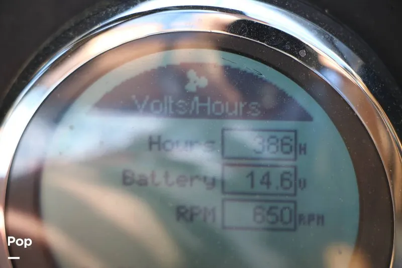 Slide: The Image of Crownline Boats E225 XS 2023 - 16368668