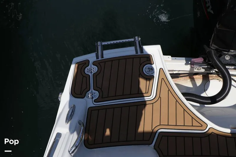 Slide: The Image of Crownline Boats E225 XS 2023 - 16368672