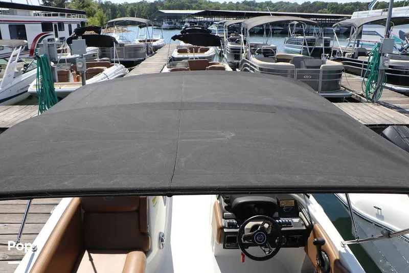 Slide: The Image of Crownline Boats E225 XS 2023 - 16368619