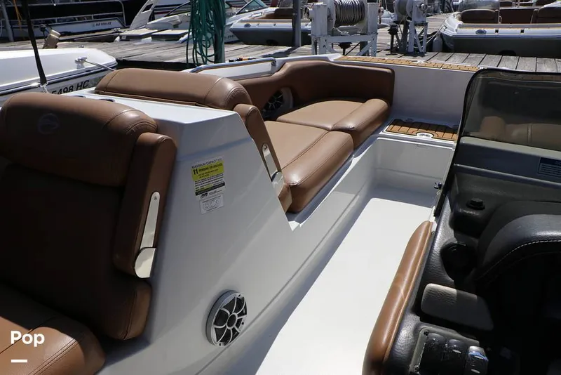 Slide: The Image of Crownline Boats E225 XS 2023 - 16368677