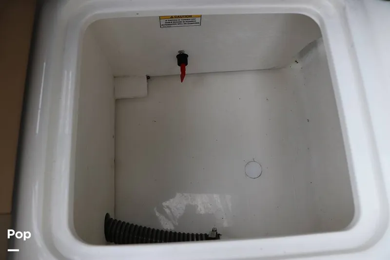 Slide: The Image of Bayliner VR4 2023 - 16194758