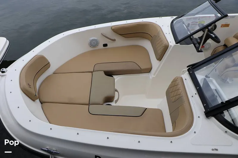 Slide: The Image of Bayliner VR4 2023 - 16194748