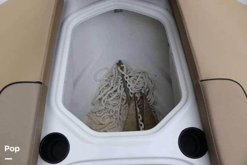 Slide: The Image of Bayliner VR4 2023 - 16194779