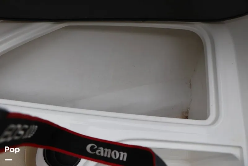 Slide: The Image of Bayliner VR4 2023 - 16194780