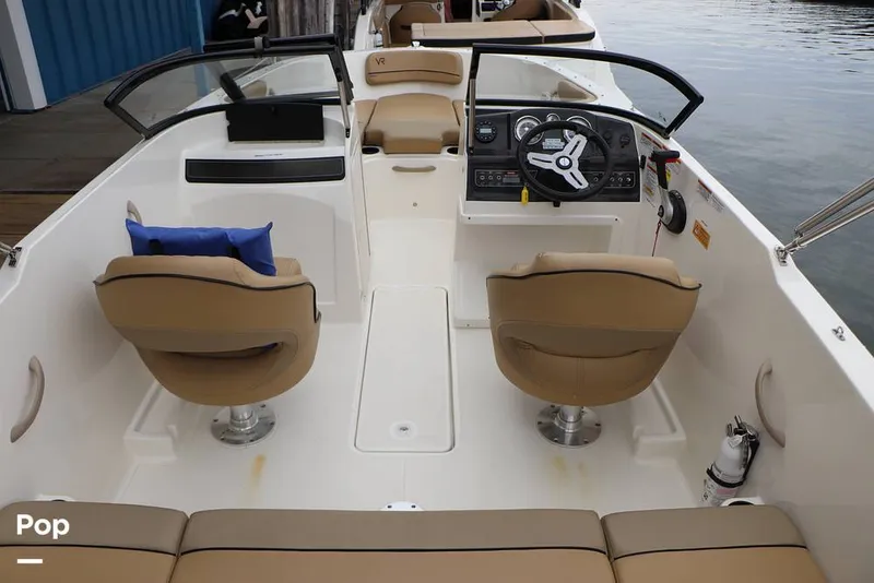 Slide: The Image of Bayliner VR4 2023 - 16194750