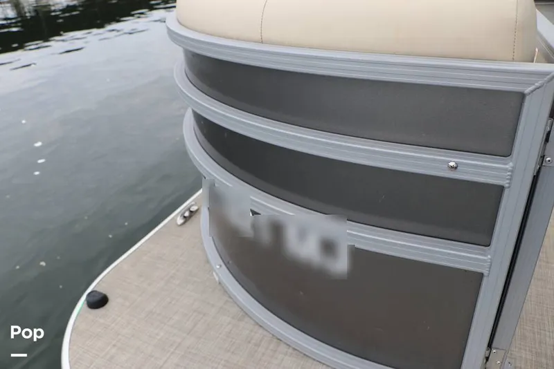 Slide: The Image of Lowe SS230W 2024 - 16194869