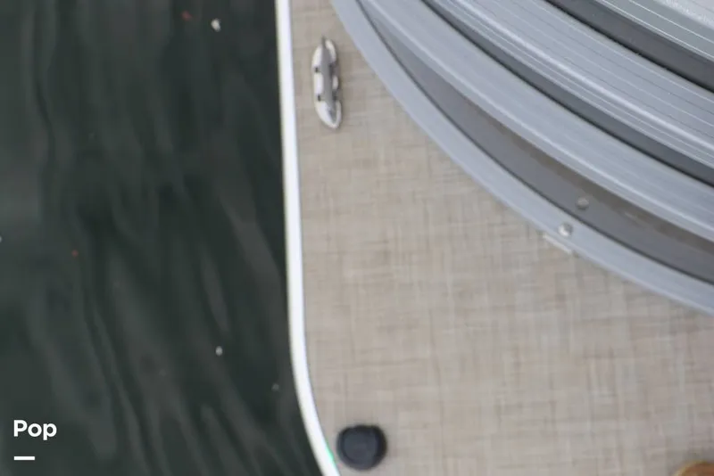 Slide: The Image of Lowe SS230W 2024 - 16194870