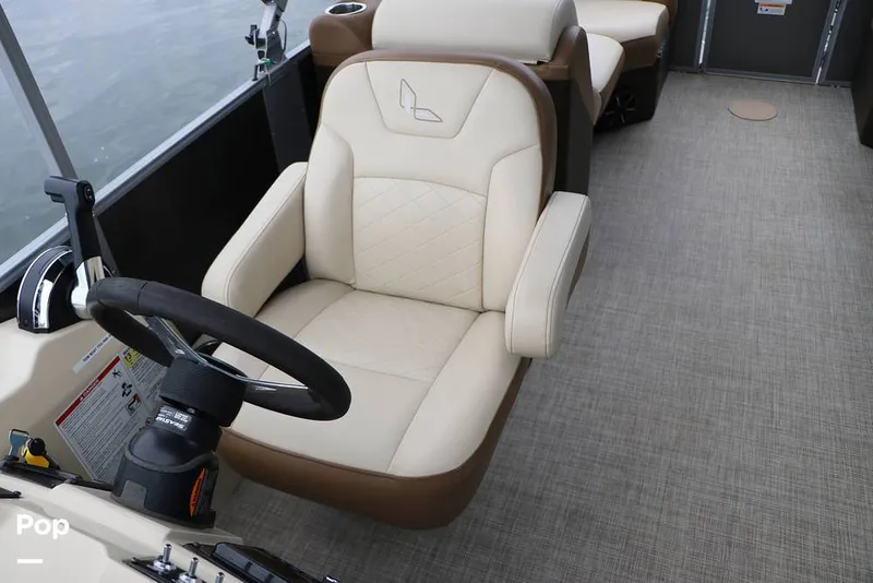 Slide: The Image of Lowe SS230W 2024 - 16194874