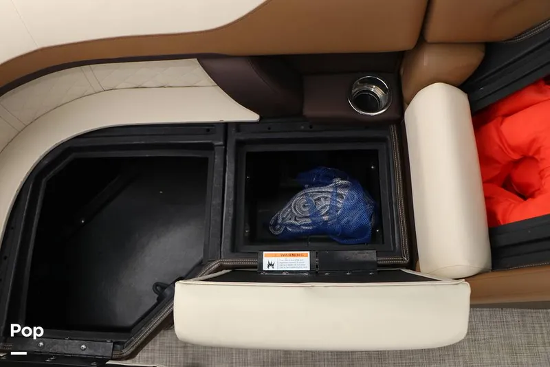 Slide: The Image of Lowe SS230W 2024 - 16194878