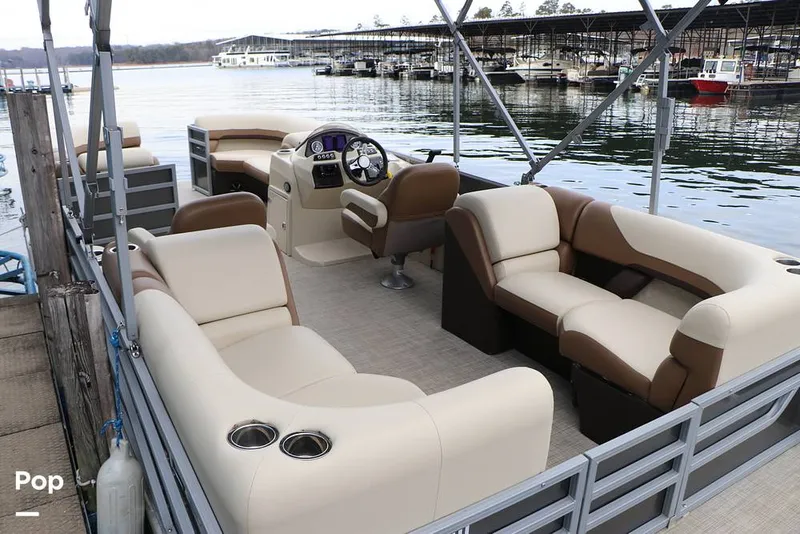 Slide: The Image of Lowe SS230W 2024 - 16194885