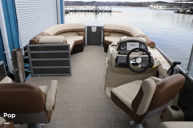 Slide: The Image of Lowe SS230W 2024 - 16194854